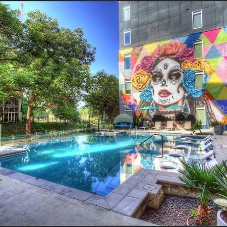 Beautiful Riverwalk Apt With Full Amenities, King Bed & Free Parking San Antonio Bagian luar foto