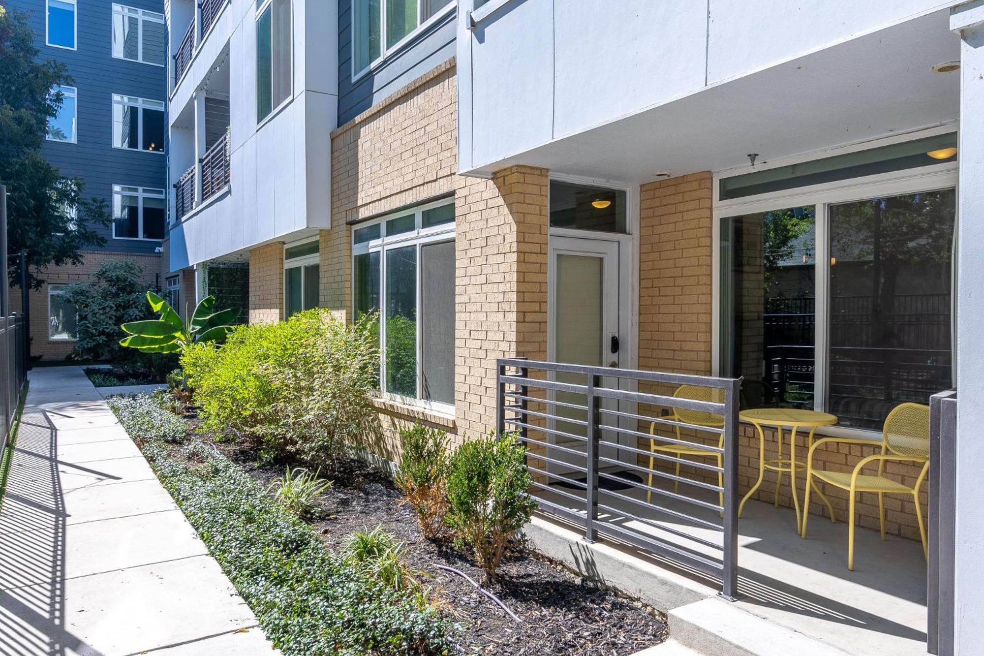 Beautiful Riverwalk Apt With Full Amenities, King Bed & Free Parking San Antonio Bagian luar foto