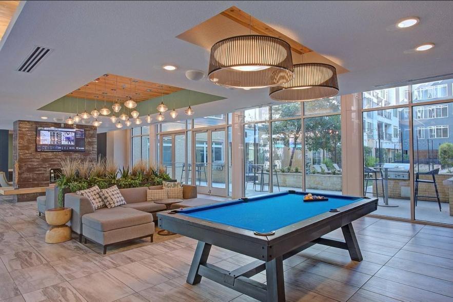Beautiful Riverwalk Apt With Full Amenities, King Bed & Free Parking San Antonio Bagian luar foto