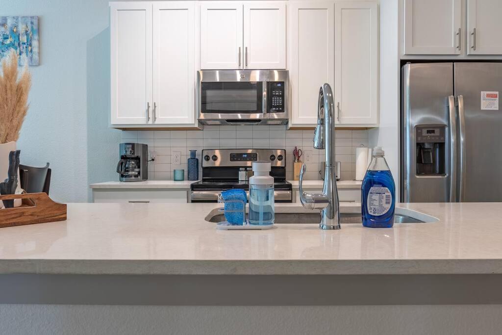 Beautiful Riverwalk Apt With Full Amenities, King Bed & Free Parking San Antonio Bagian luar foto