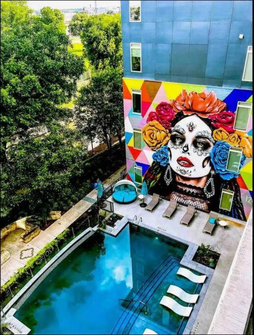 Beautiful Riverwalk Apt With Full Amenities, King Bed & Free Parking San Antonio Bagian luar foto