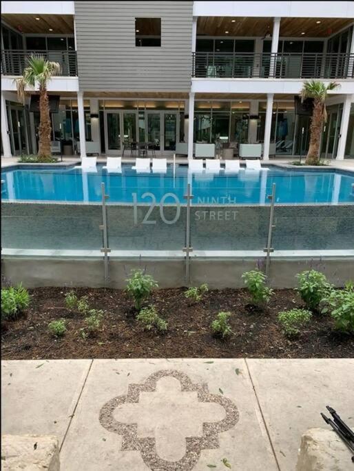 Beautiful Riverwalk Apt With Full Amenities, King Bed & Free Parking San Antonio Bagian luar foto