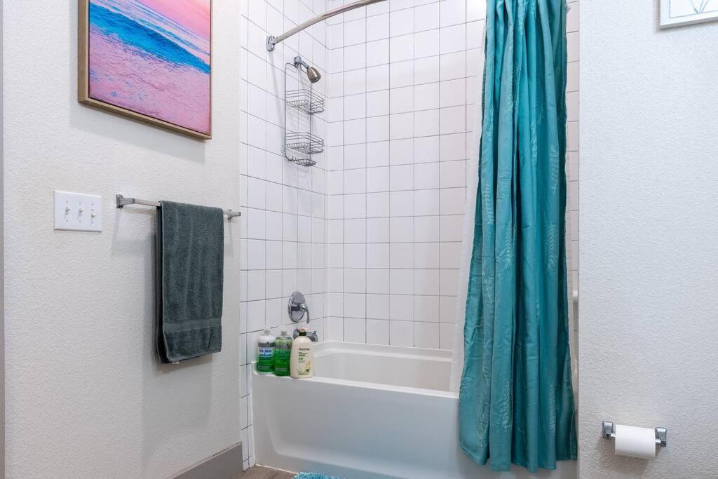 Beautiful Riverwalk Apt With Full Amenities, King Bed & Free Parking San Antonio Bagian luar foto