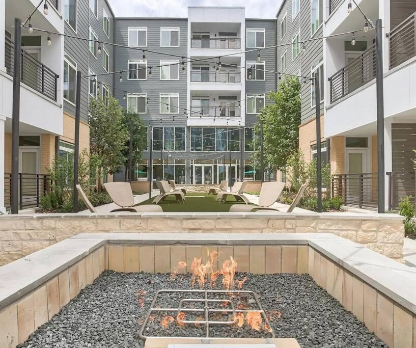 Beautiful Riverwalk Apt With Full Amenities, King Bed & Free Parking San Antonio Bagian luar foto